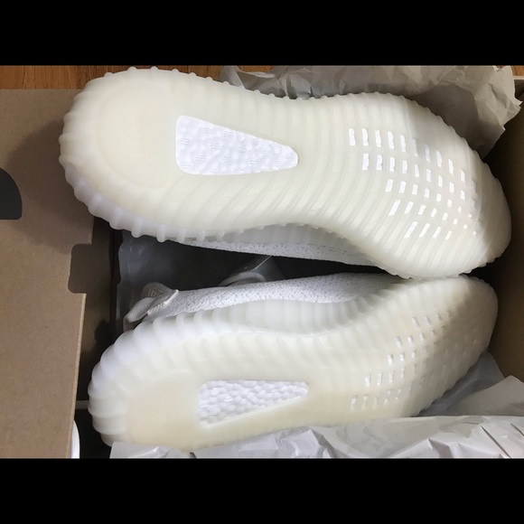 Cream Yeezy V2